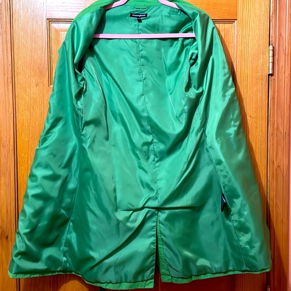 Pretty green lightweight double breasted trench coat with belt - Picture 8 of 10